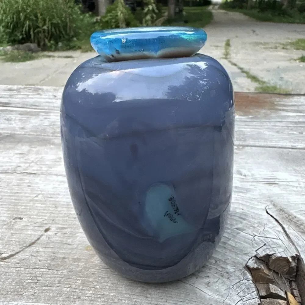 Studio Swirl Art Glass Bud Vase Signed Hewey Scutter 4.75” tall